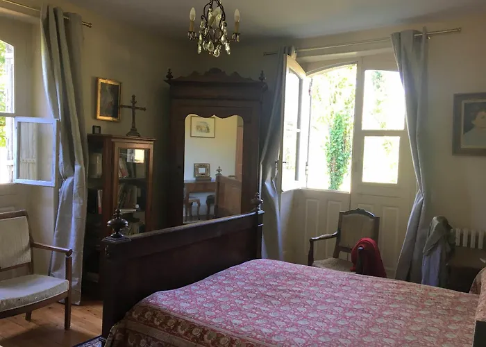 펜션 La Coutaudie 19 Couchages Lacropte